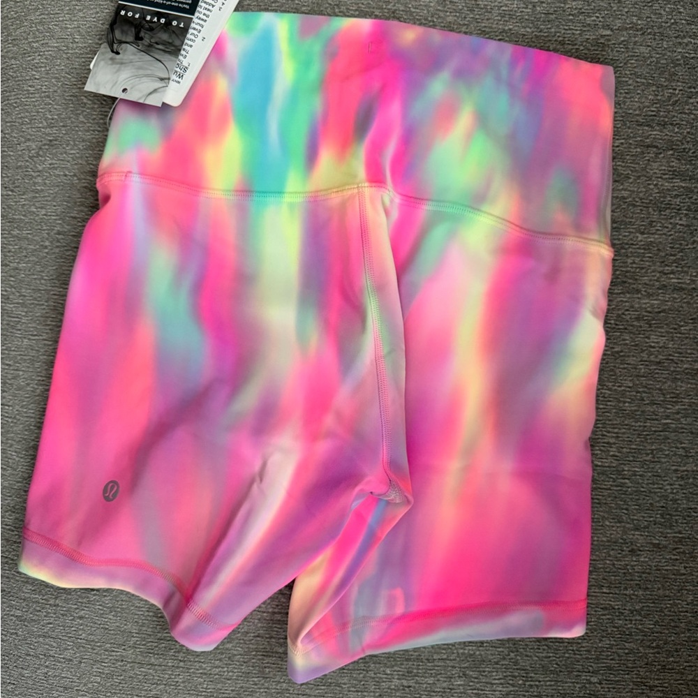 NWT LULULEMON WUNDER TRAIN HIGH-RISE SHORT 6" Psychedelic Wash Multi 6 - Picture 3 of 3